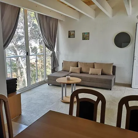 Lumbarda Resort Apartments ルンバルダ
