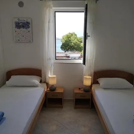 Lumbarda Resort Apartments アパート ルンバルダ