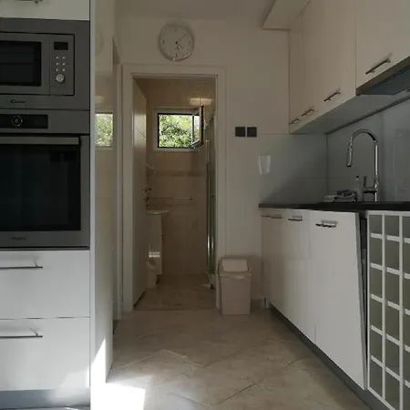 Lumbarda Resort Apartments 아파트 *