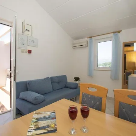 Lumbarda Resort Apartments *