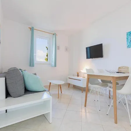 Lumbarda Resort Apartments *