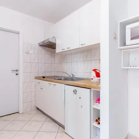 Lumbarda Resort Apartments *