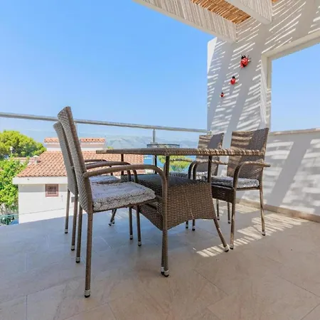 Lumbarda Resort Apartments *