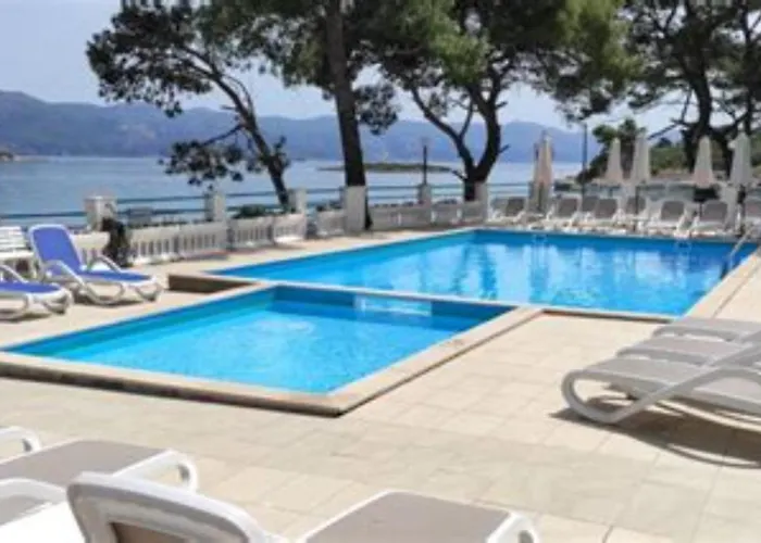 Lumbarda Resort Apartments شقة *