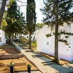 Lumbarda Resort Apartments Лумбарда