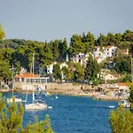 Lumbarda Resort Apartments *