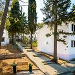 Lumbarda Resort Apartments *