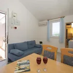 Lumbarda Resort Apartments *