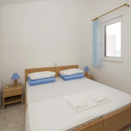 Lumbarda Resort Apartments לומבארדה