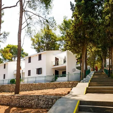 아파트 Lumbarda Resort Apartments *