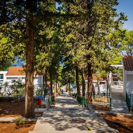 Lumbarda Resort Apartments 아파트