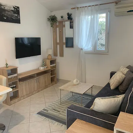 Lumbarda Resort Apartments 아파트