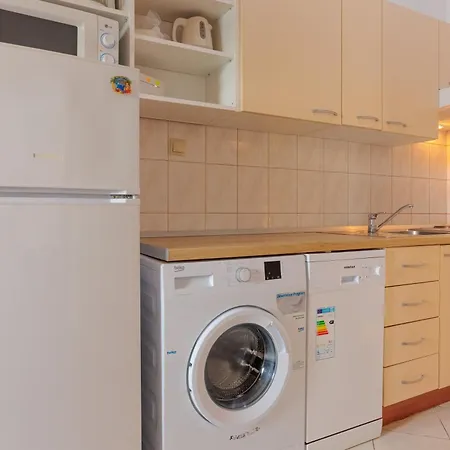 Lumbarda Resort Apartments *