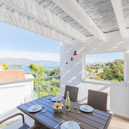 Lumbarda Resort Apartments