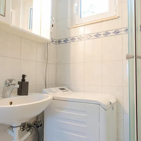 公寓 Lumbarda Resort Apartments *