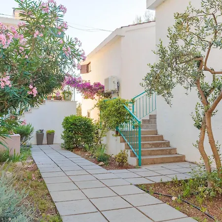 公寓 Lumbarda Resort Apartments