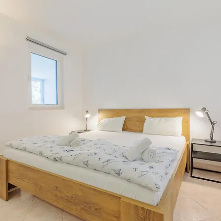 公寓 Lumbarda Resort Apartments *