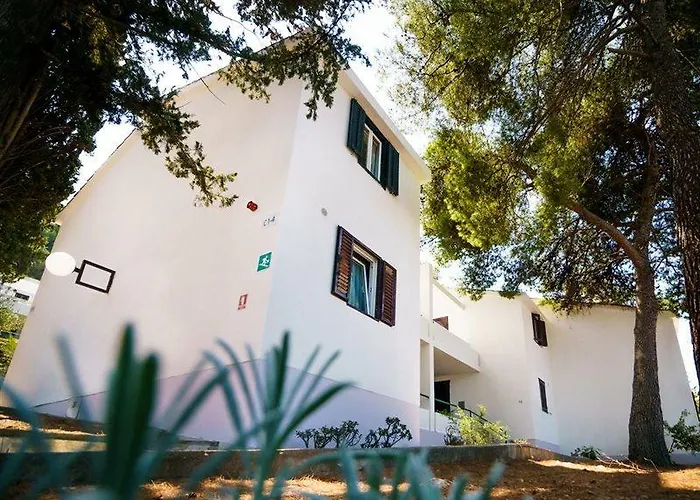 Lumbarda Resort Apartments 룸바르다