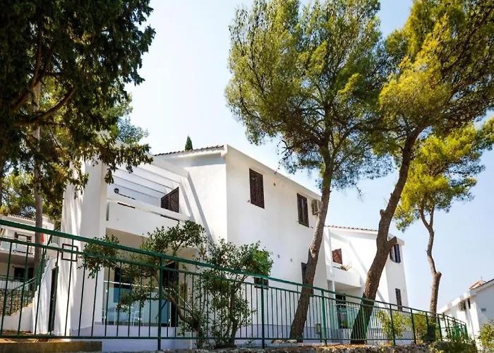 아파트 Lumbarda Resort Apartments