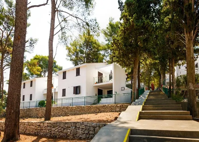 아파트 Lumbarda Resort Apartments *